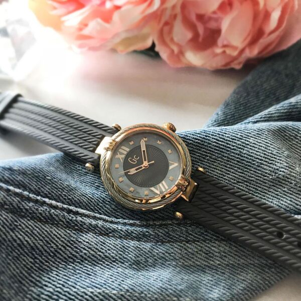 GUESS COLLECTION GCY18006L5